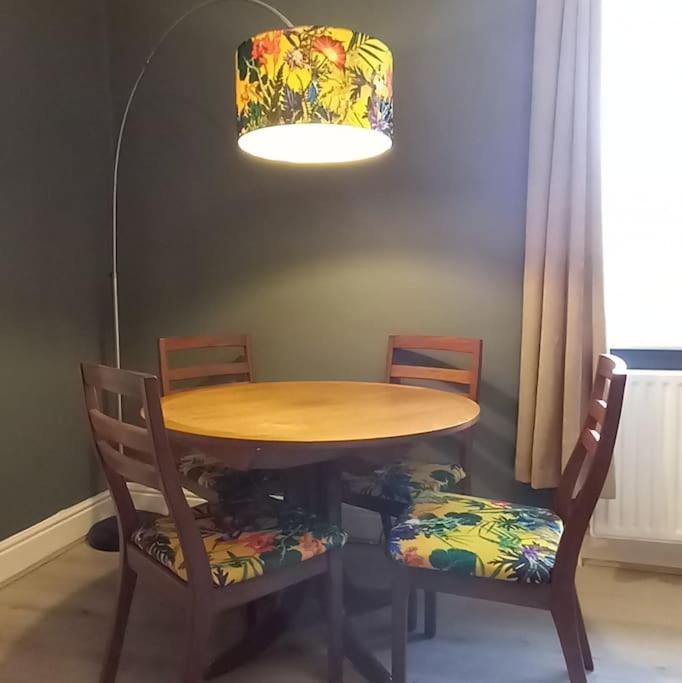 Peaceful Home From Home - Spacious 3 Bedroom House Accommodating 7 - Ideal For Families And Workers Gateshead Dış mekan fotoğraf