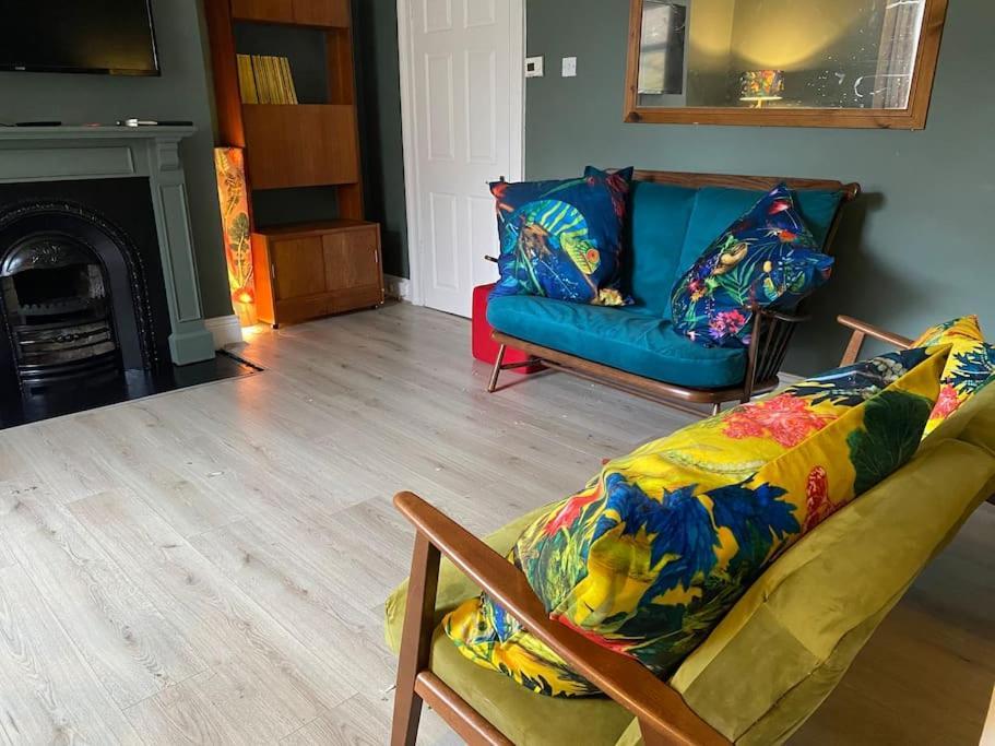 Peaceful Home From Home - Spacious 3 Bedroom House Accommodating 7 - Ideal For Families And Workers Gateshead Dış mekan fotoğraf