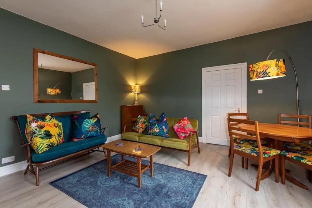 Peaceful Home From Home - Spacious 3 Bedroom House Accommodating 7 - Ideal For Families And Workers Gateshead Dış mekan fotoğraf